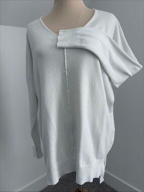 Asymmetric Lightweight Knit Pullover